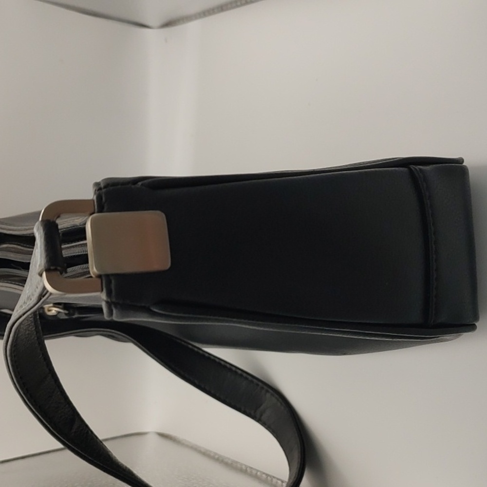 Liz Claiborne Black Shoulder Bag Sleek Minimalist Design - Picture 15 of 16